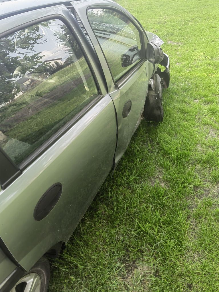 Opel Corsa C 1.0 lpg uszkodzony