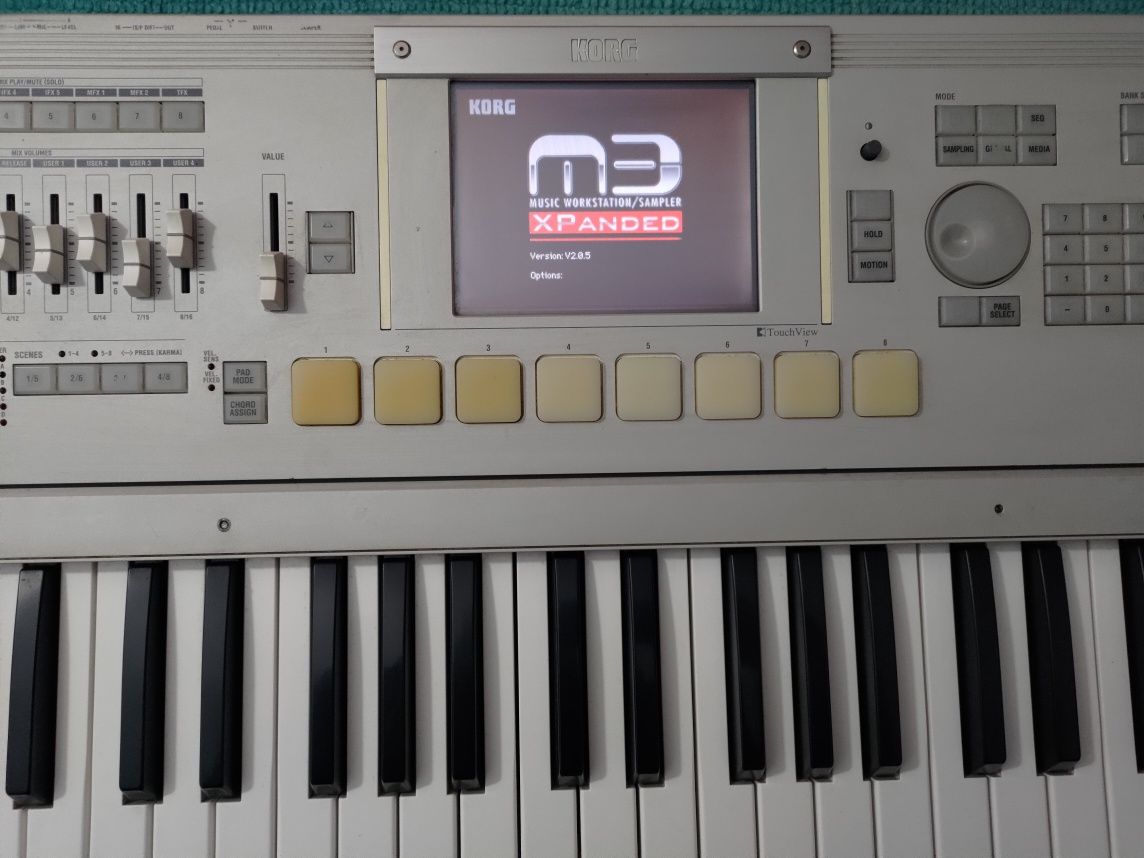 Korg M3 - 61 (Expanded)