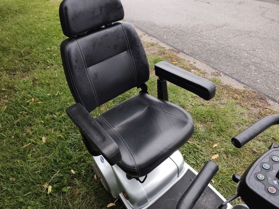 Wózek Inwalidzki  Elektryczny Invacare Leo  Akumulatory Nowe