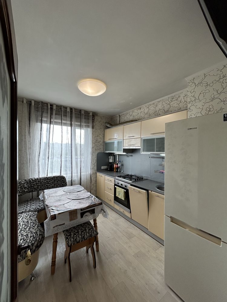 Оренда 3-кімнатна квартира 68 м², Київ, Оболонський р-н, Івасюка 48