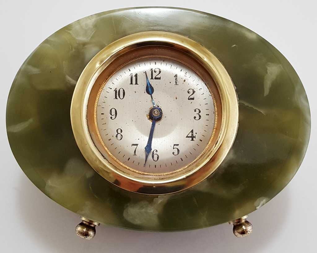 Zegar Art deco JUNGHANS w obudowie z pięknego onyksu z lat 30