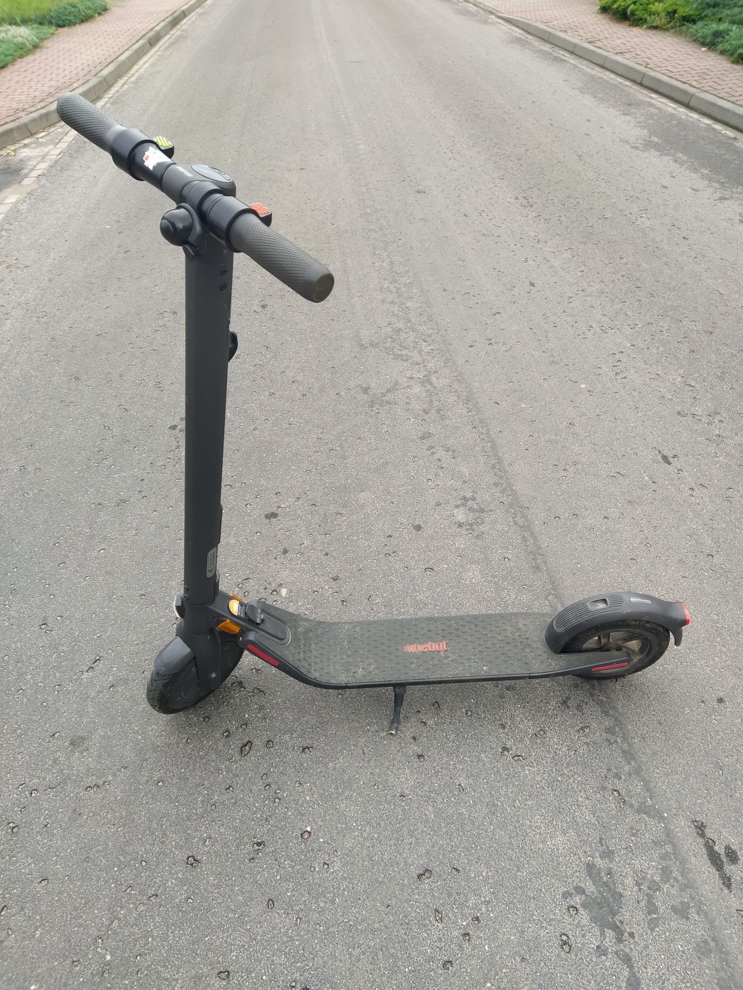 Hulajnoga elektryczna Ninebot by Segway KickScooter E22E