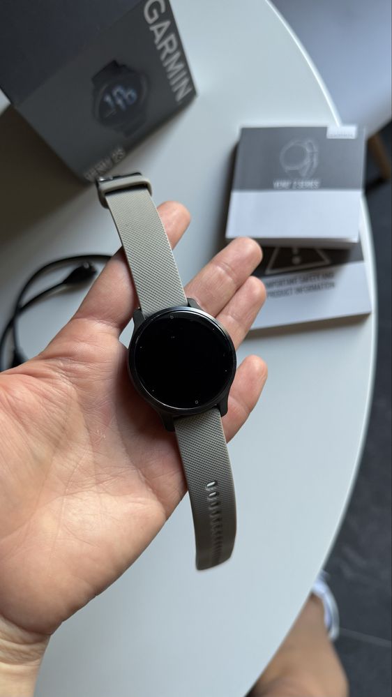 Смарт годинник Garmin Venu 2s