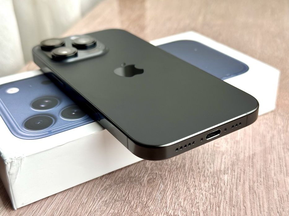 Apple Iphone 16 Pro Black Titanium 256gb акб 94%