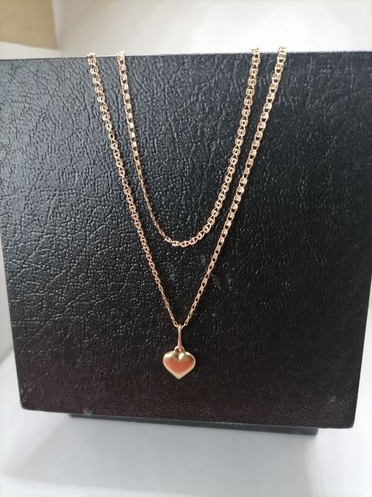 Золотая цепочка с сердечком