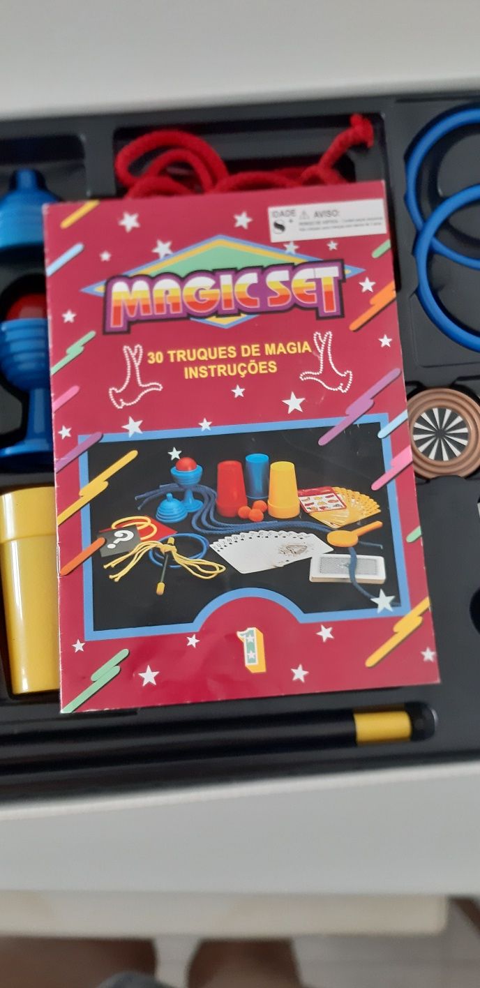 Conjunto de Magia - Magic Set (O Papagaio Sem Penas)