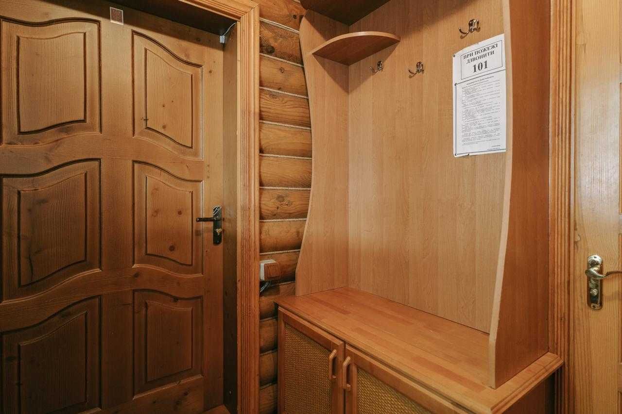Продається котедж в Яремче - центр, 20 хв пішки до водоспаду «Прибій»