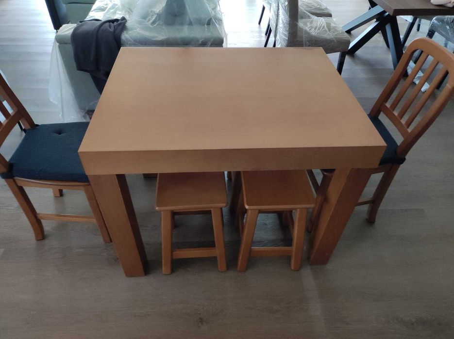 Conjunto de Mesa em pinho + 2 Cadeiras + 4 Bancos para 4 ou 6 pessoas