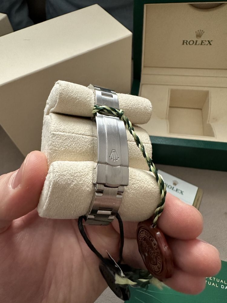 Rolex Oyster Perpetual 26