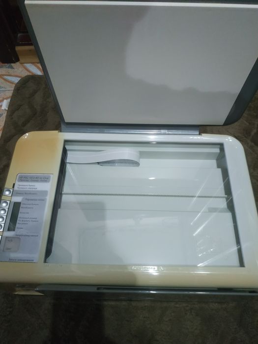 Принтер+сканер+ксерокс , цветной .       НР PSC 1513  . Б/У.