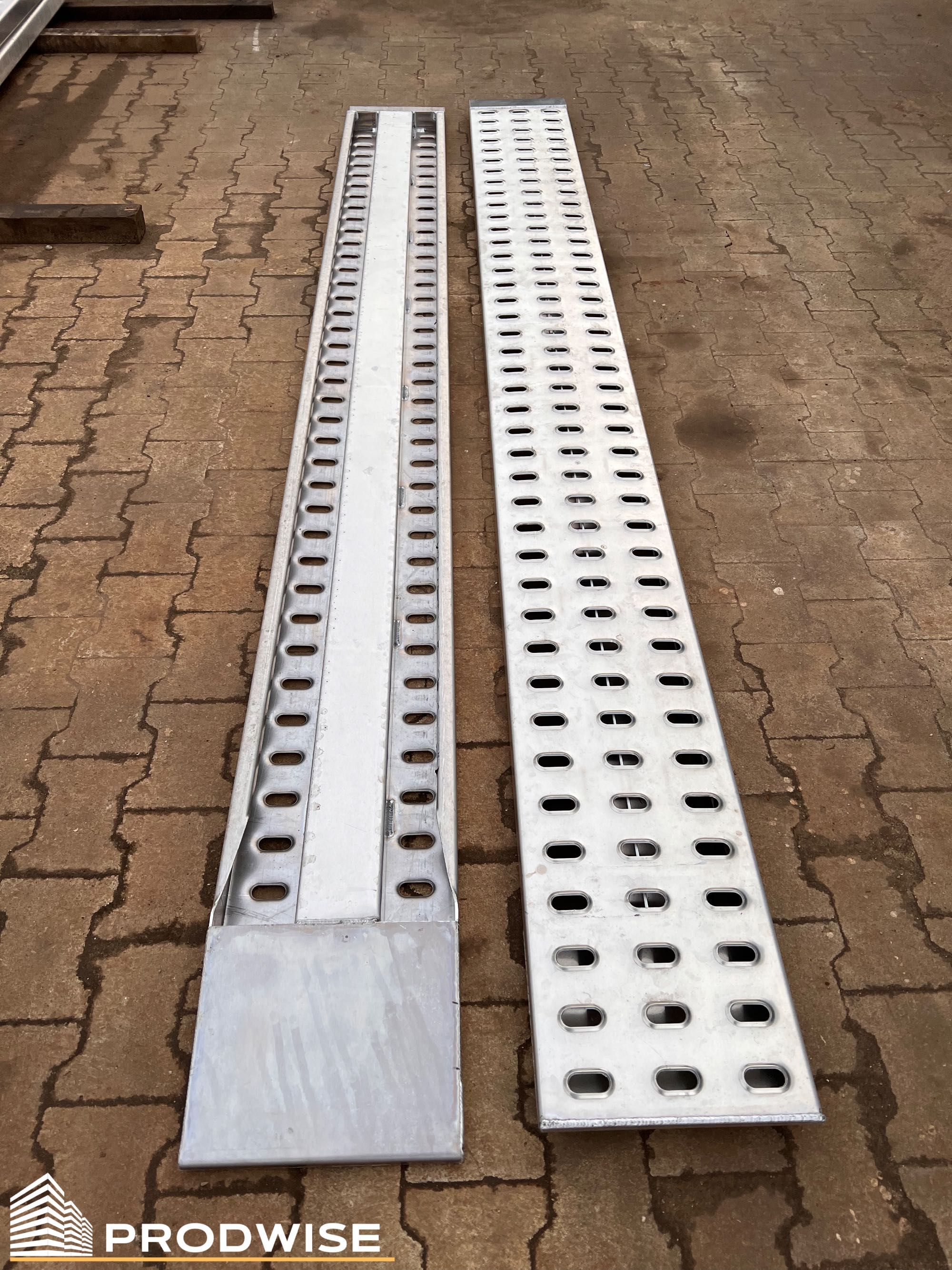 Najazdy / podjazdy / trapy wjazdowe aluminiowe lohr 3000 mm / 3 m