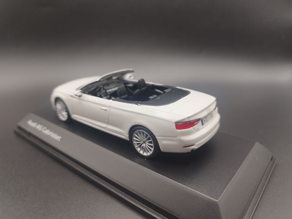 1:43 Spark  Audi A5 Convertible Tofana White (2017) model