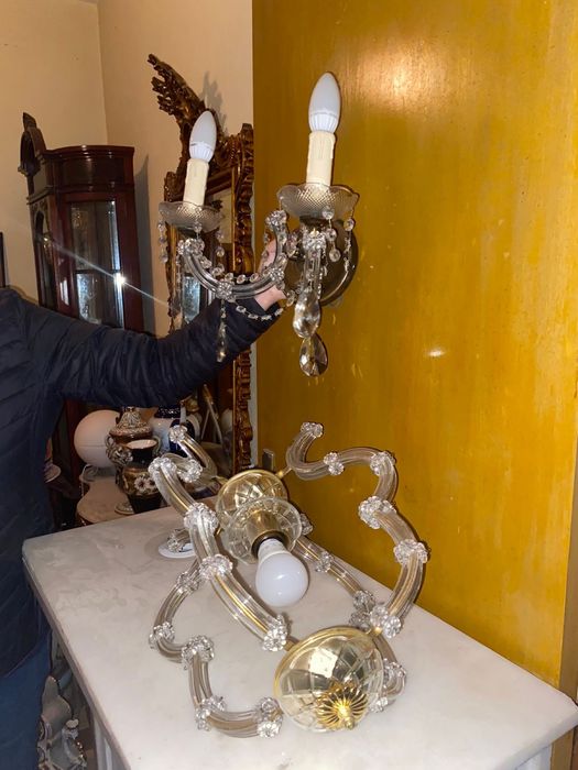 Dois candeeiros em cristal, um de teto e outro aplique de parede