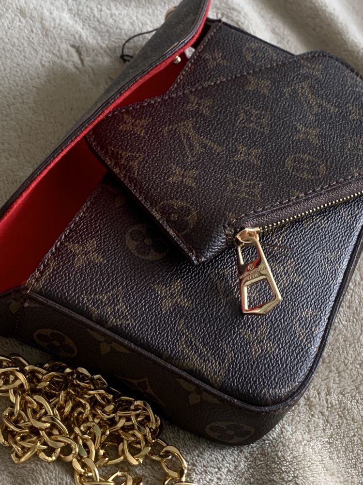 Клатч Louis Vuitton