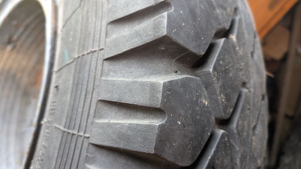 Продам резину , МАЗ, Камаз.