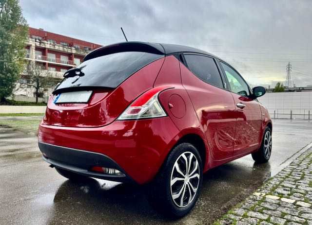 LANCIA YPSILON 1.2 Black&Red 70Cv | Bluetooth | USB | Mãos Livres