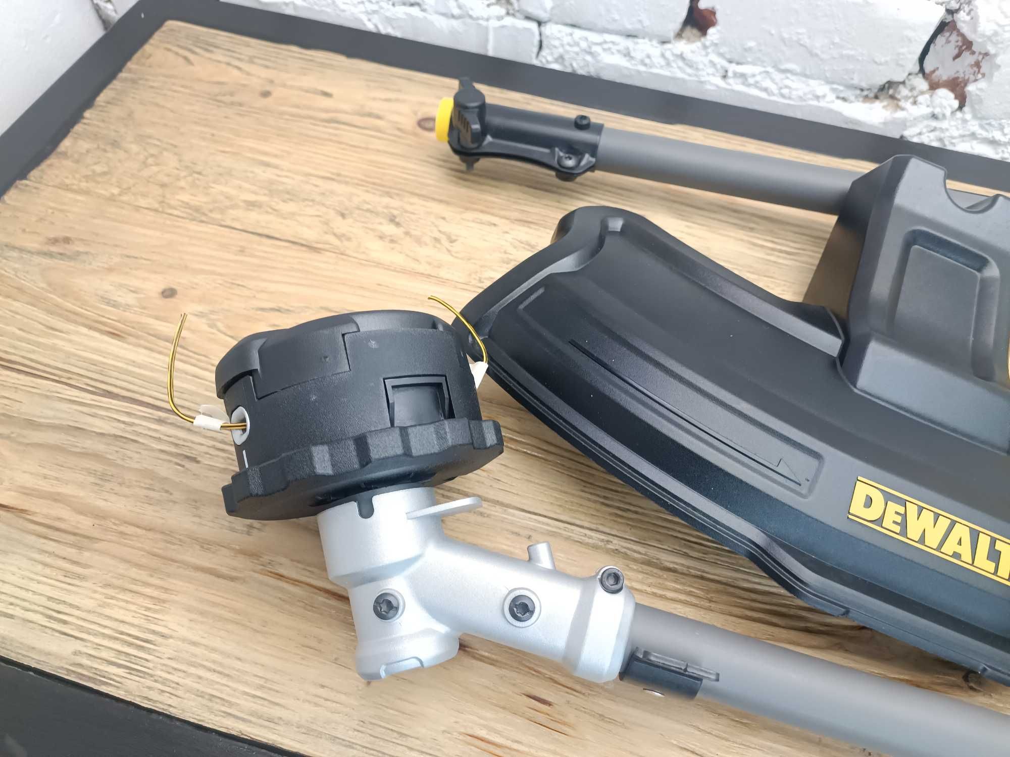 Акумуляторний тример DeWalt FLEXVOLT 60V DCST972 з США Made in Mexico