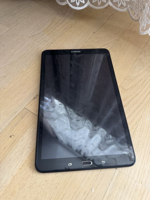Планшет Samsung Galaxy Tab A SM-T 580 на 16 гб