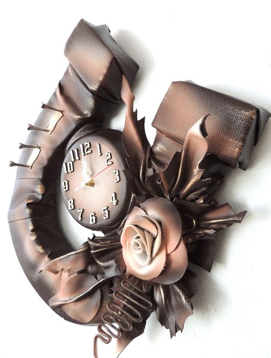 Kawowowy zegar w podkowie z różą PREZENT NA JUBILEUSZ urodziny GRAWER