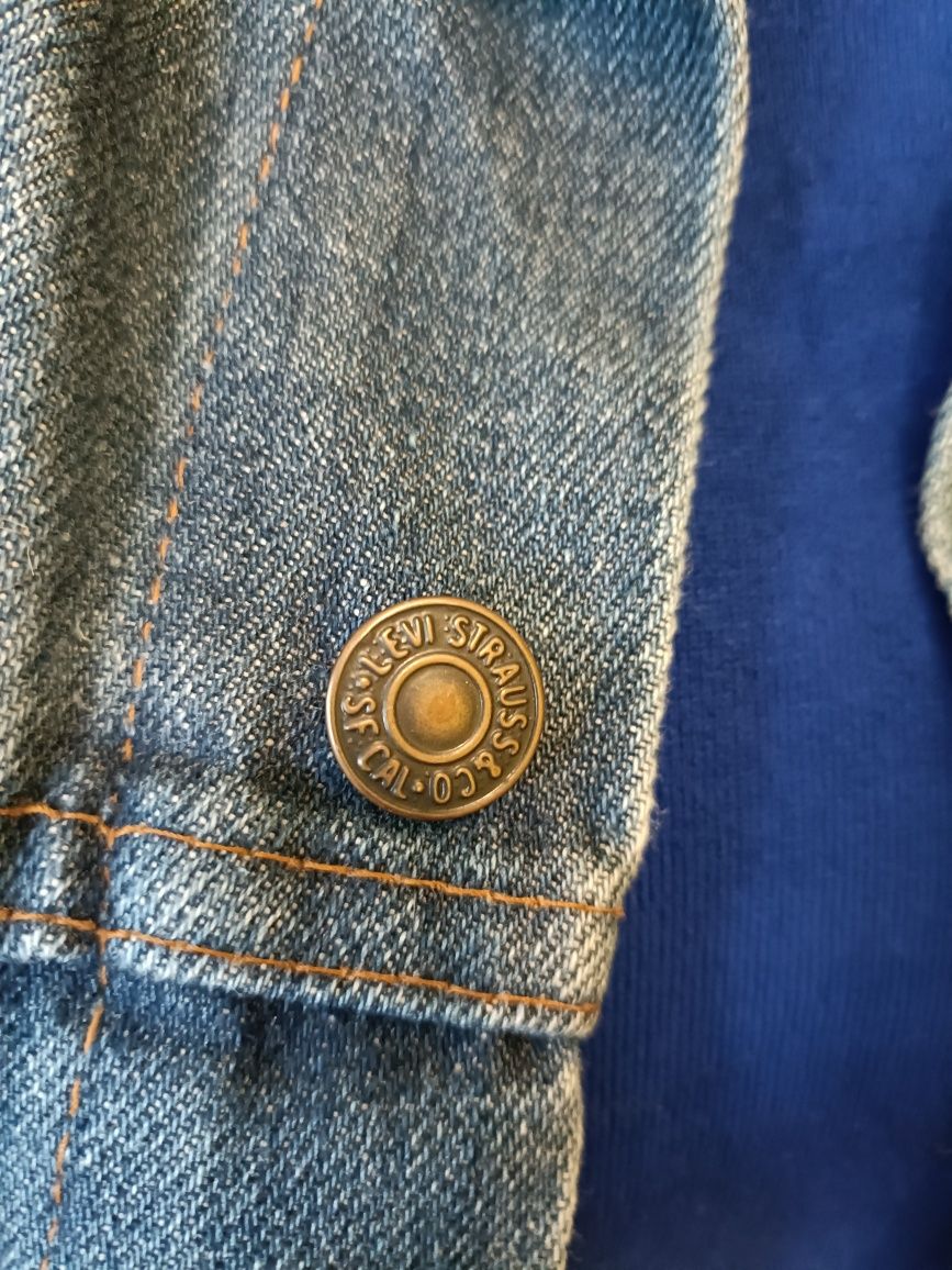 Katana Levi's Strauss