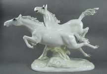 Figura porcelana Hutschenreuther konie w galopie 1969 - 1970 Fritz