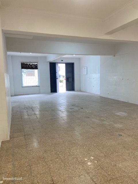 Armazém/Loja Quinta do Rouxinol Corroios