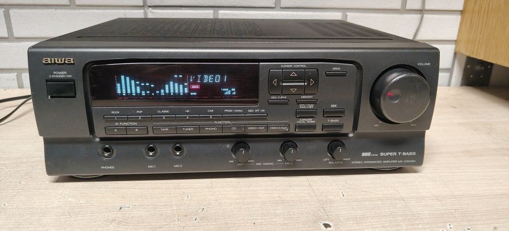 Wzmacniacz z procesorem dźwięku AIWA MX-Z3000M.