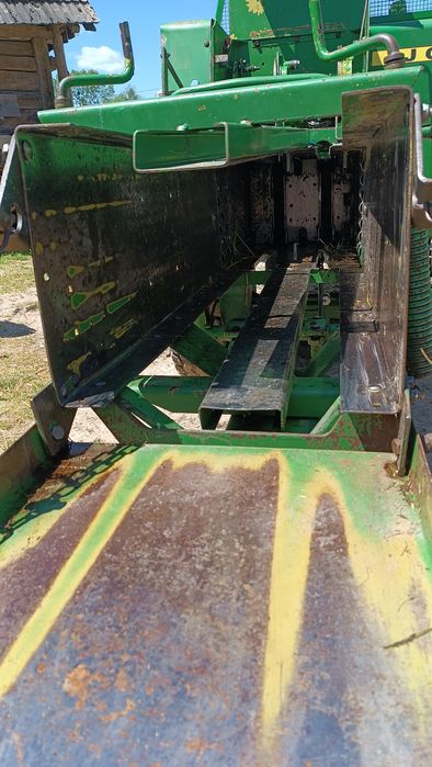 Прес підбирач JOHN DEERE 332