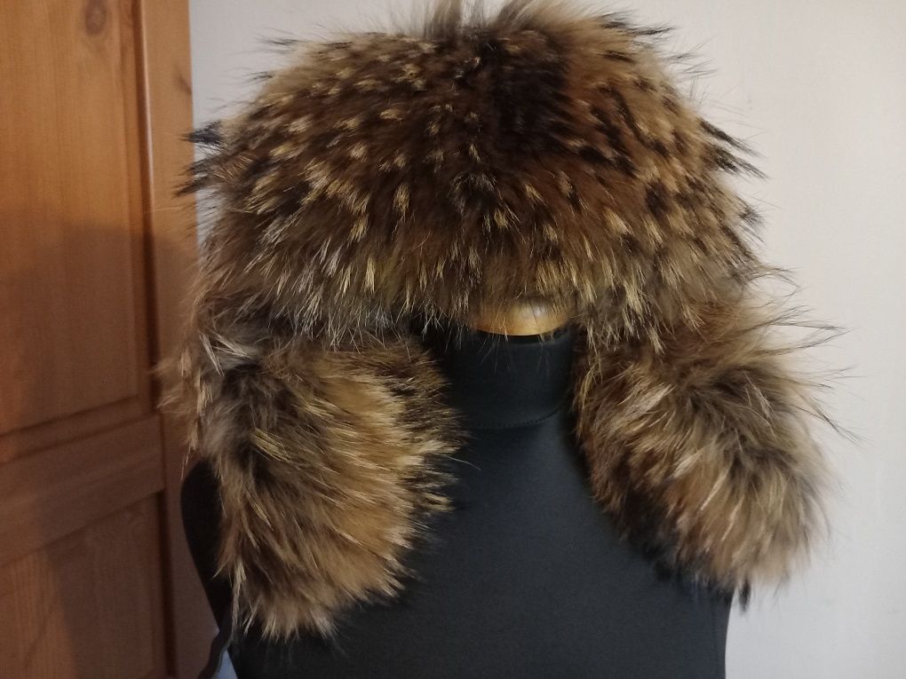 Czapka uszatka , jenot