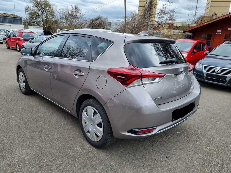Бампер передній Toyota Auris E18 запчастини, разборка Тойота Ауріс Е18