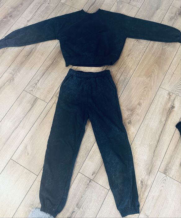 Dres dziewczęcy rozmiar 146