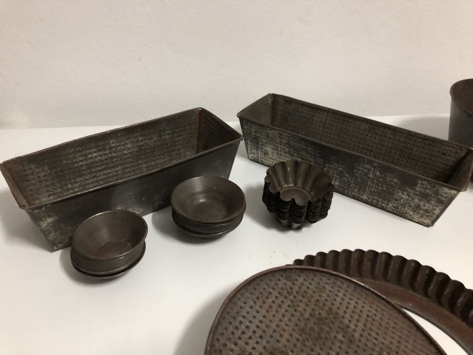 Formas de pastelaria em metal