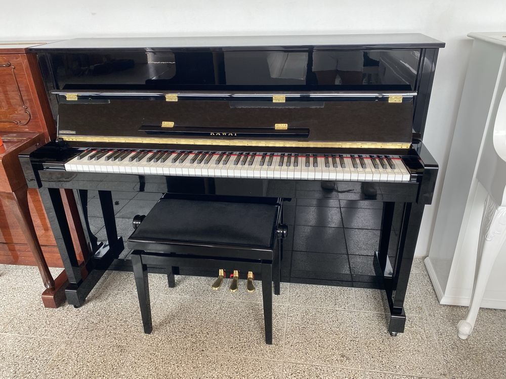 Piękne pianino Kawai K18