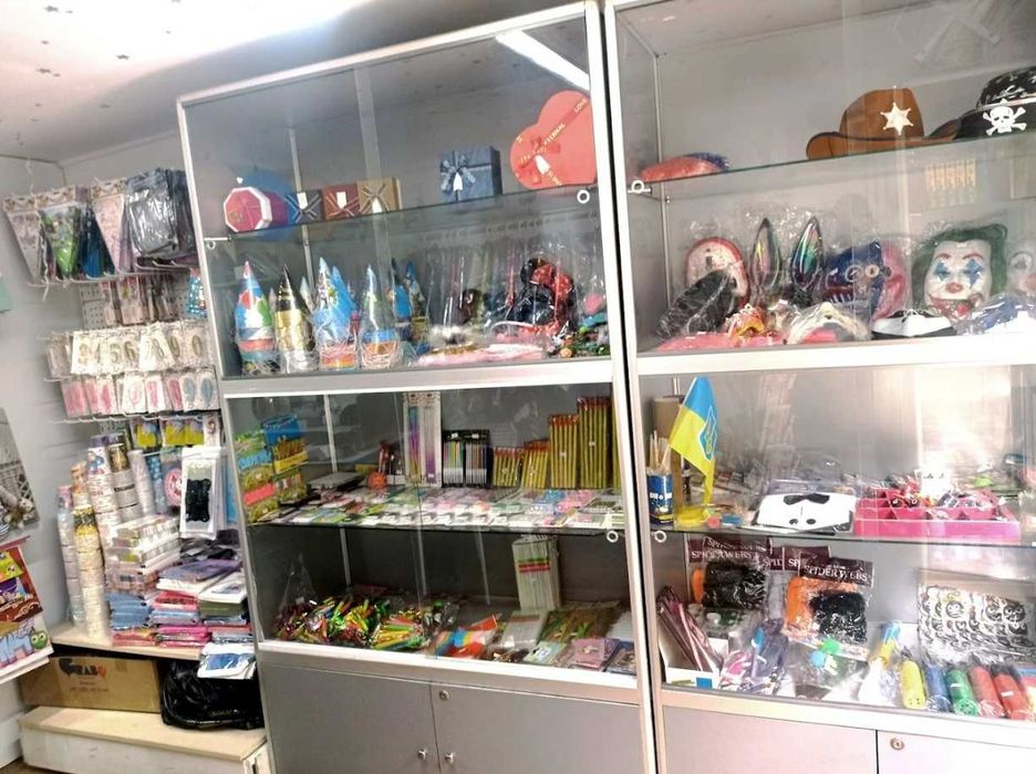 Продається магазин кульок та товарів для свята
