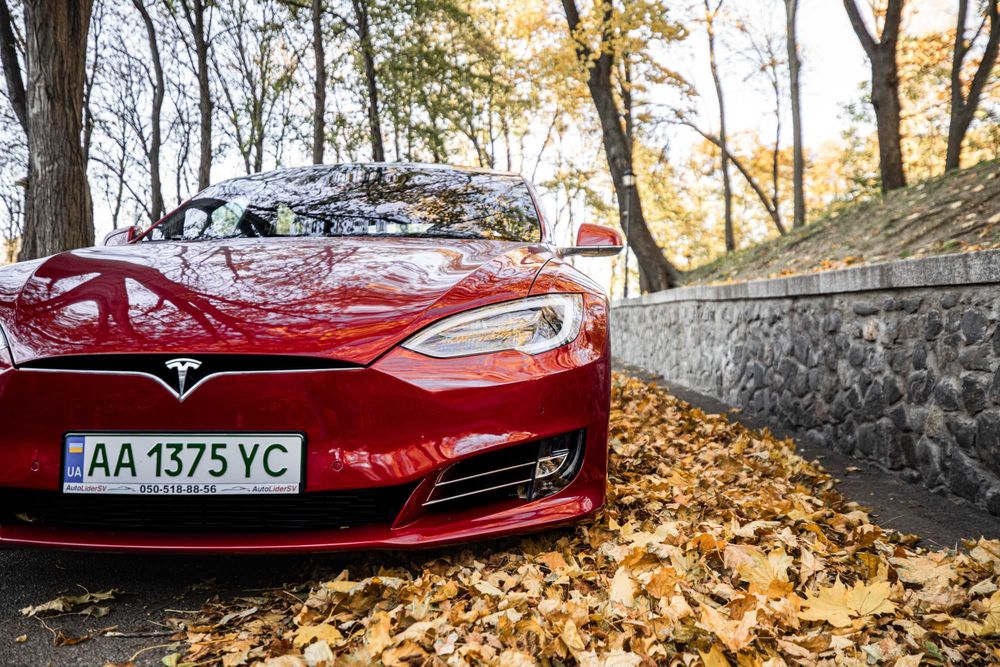 Продам Tesla Model S