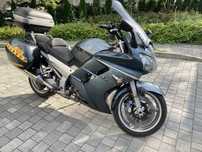 Yamaha FJR 1300.