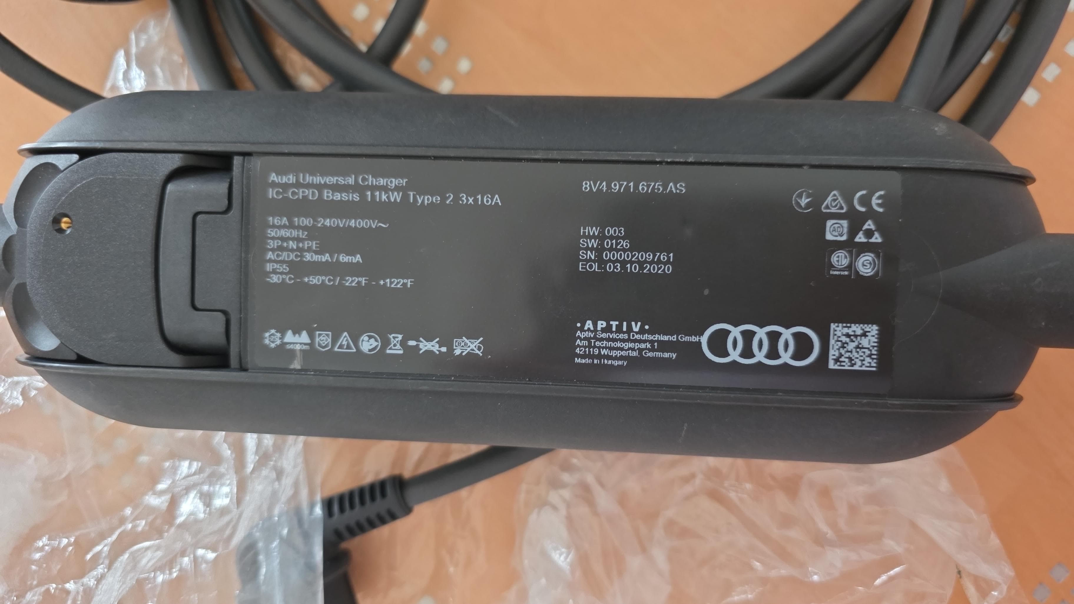 Зарядка оригінал Audi etron