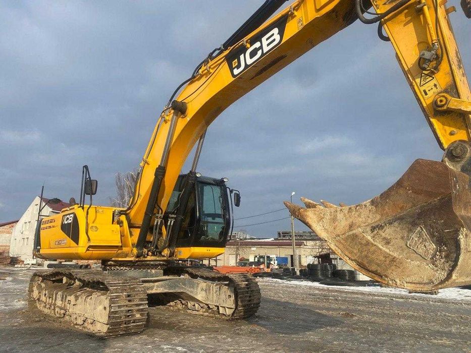 Ескаватор JCB 330