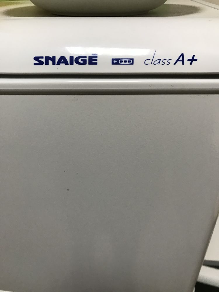 Холодильниу Snaige