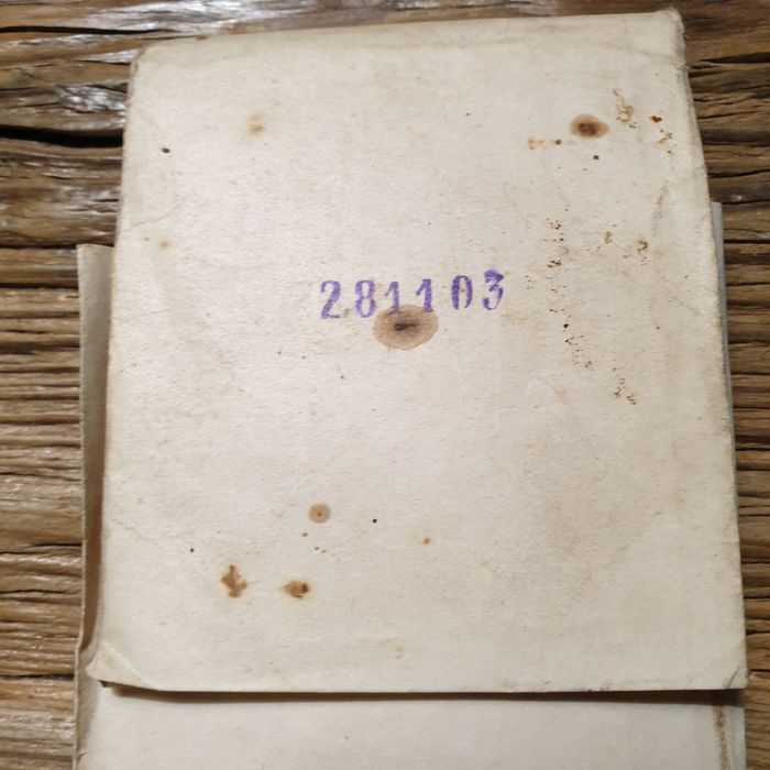 Stare sprężyny do zegarków