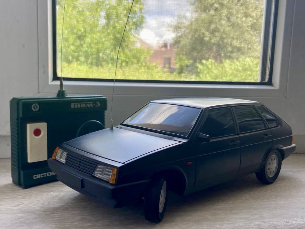 Продам радіокеровану модель автомобіля «Спутник Радіо»