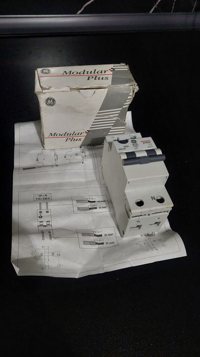 Wyłącznik różnicoprądowy DM 60 30A