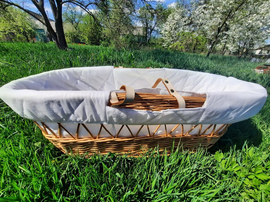 Плетене ліжечко для немовлят