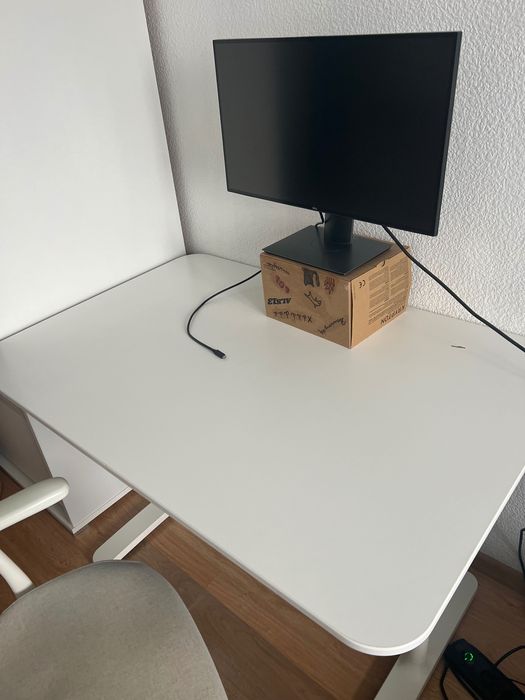 Biurko Bekant 120x80 z regulacją wysokości