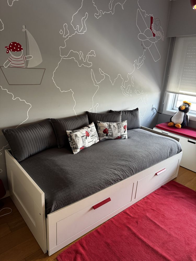 Cama de Solteiro com gavetas de arrumação (Ikea) + Colchão