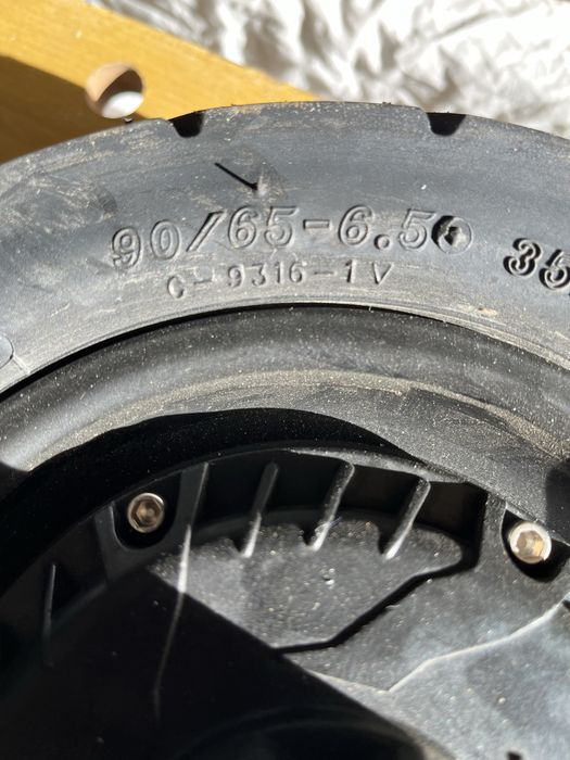 Pneus trotinete roda 11 a estrear