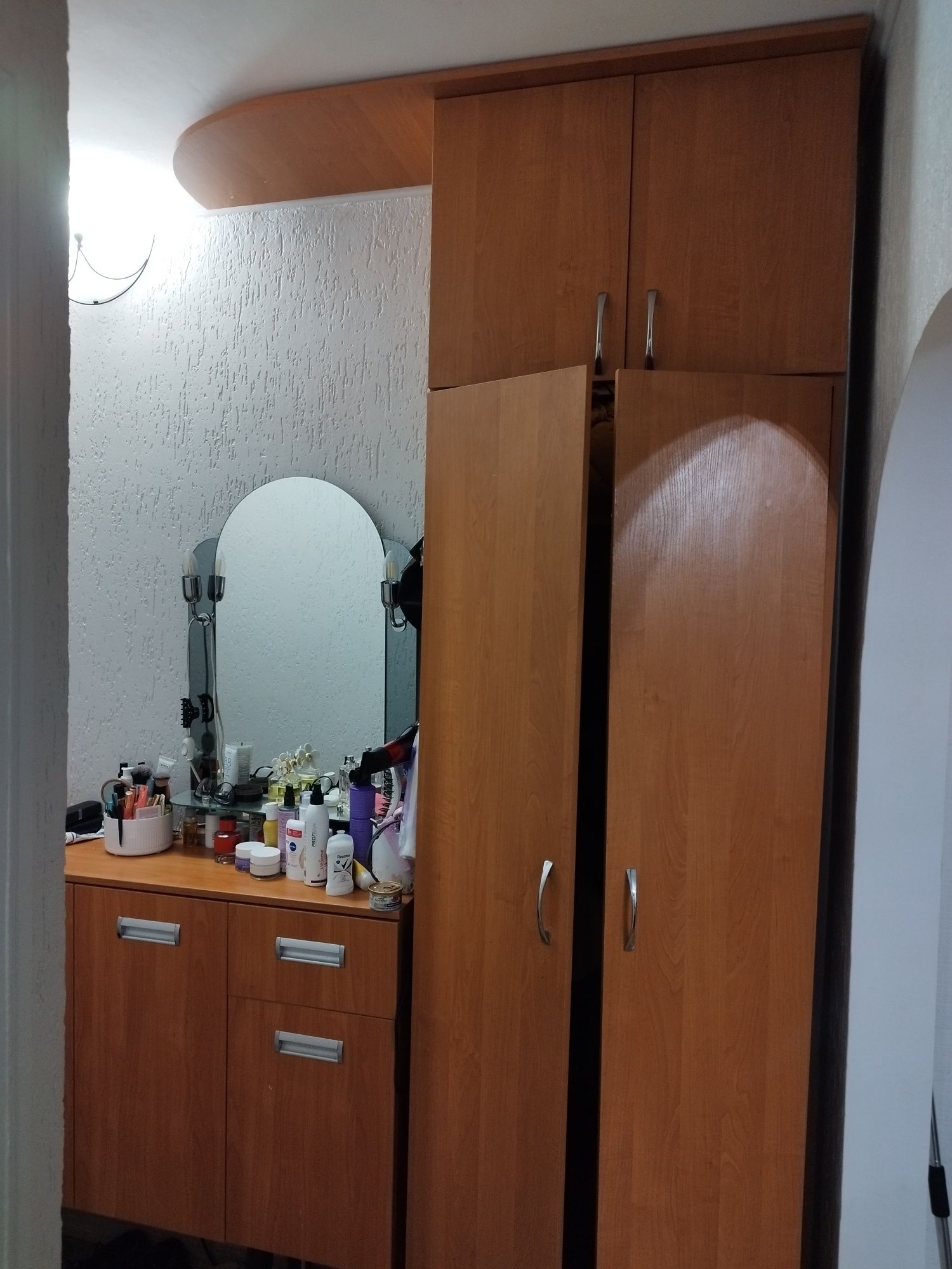Прихожа  в гарному стані