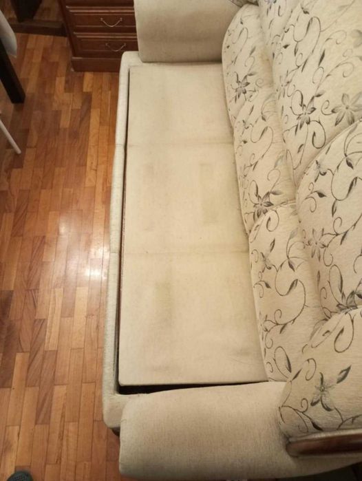 Sofá cama em bom estado.