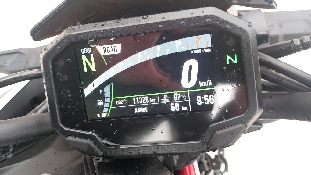 Kawasaki Z900 Special Edition (troco por carro elétrico)