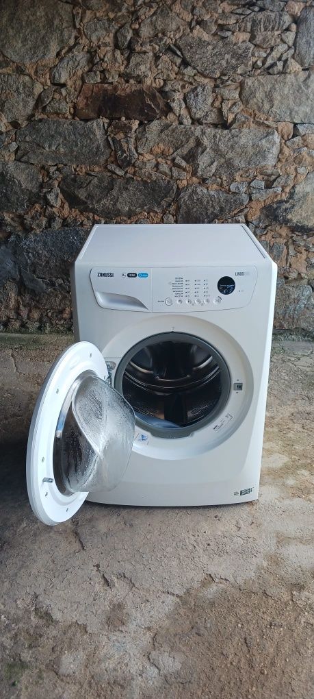 Máquina roupa Zanussi Lindo300